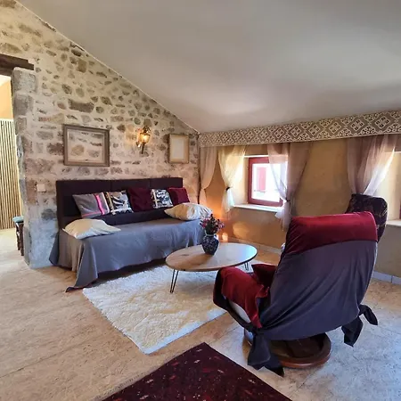 Maison Authentique Au Coeur Du Village - 6 Pers. Rozier-Cotes-d'Aurec