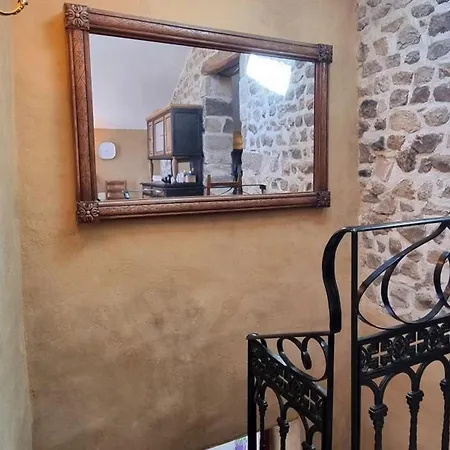Maison Authentique Au Coeur Du Village - 6 Pers. Landhaus Rozier-Cotes-d'Aurec